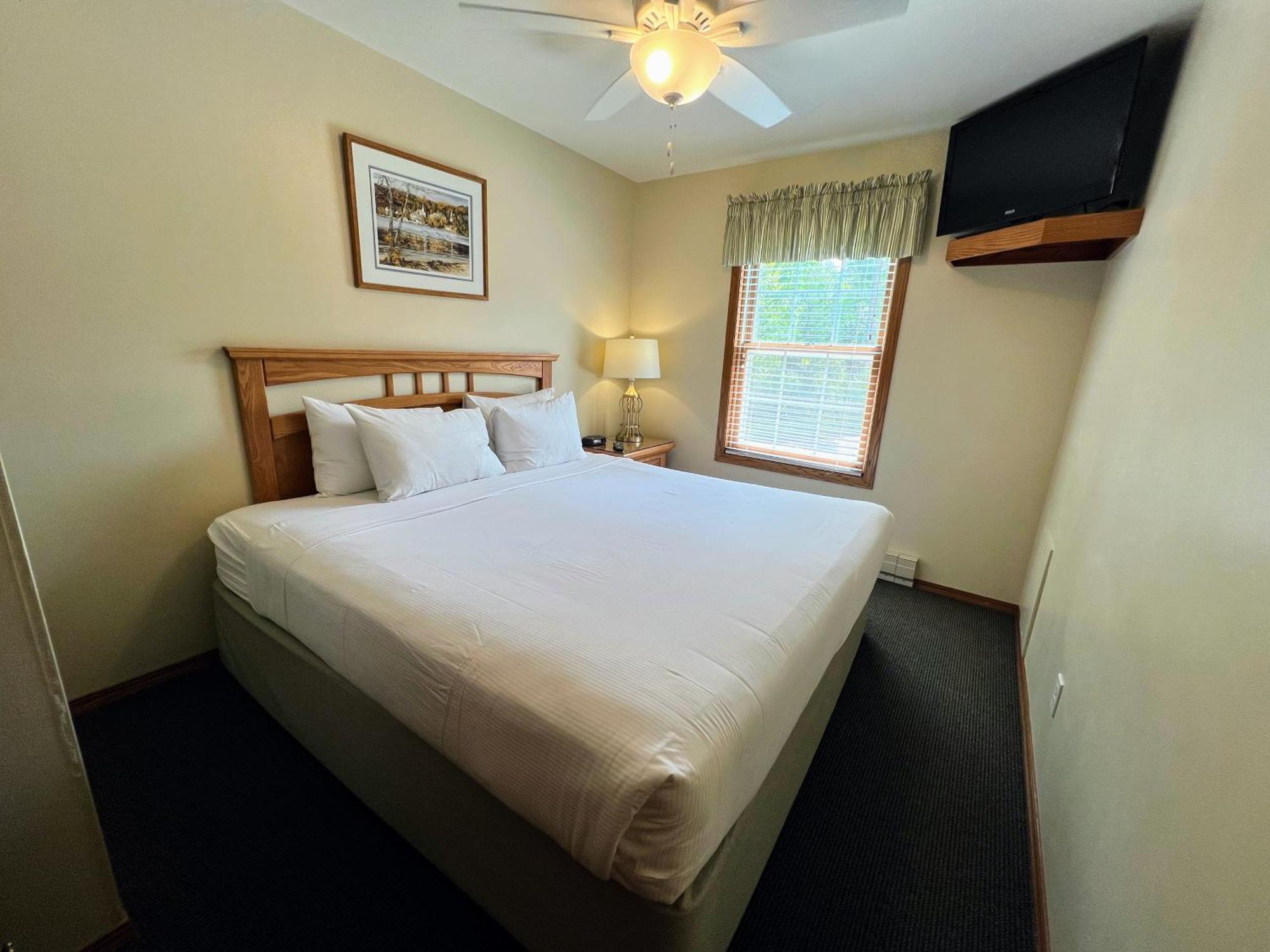 Bay Breeze Resort 以法莲 外观 照片