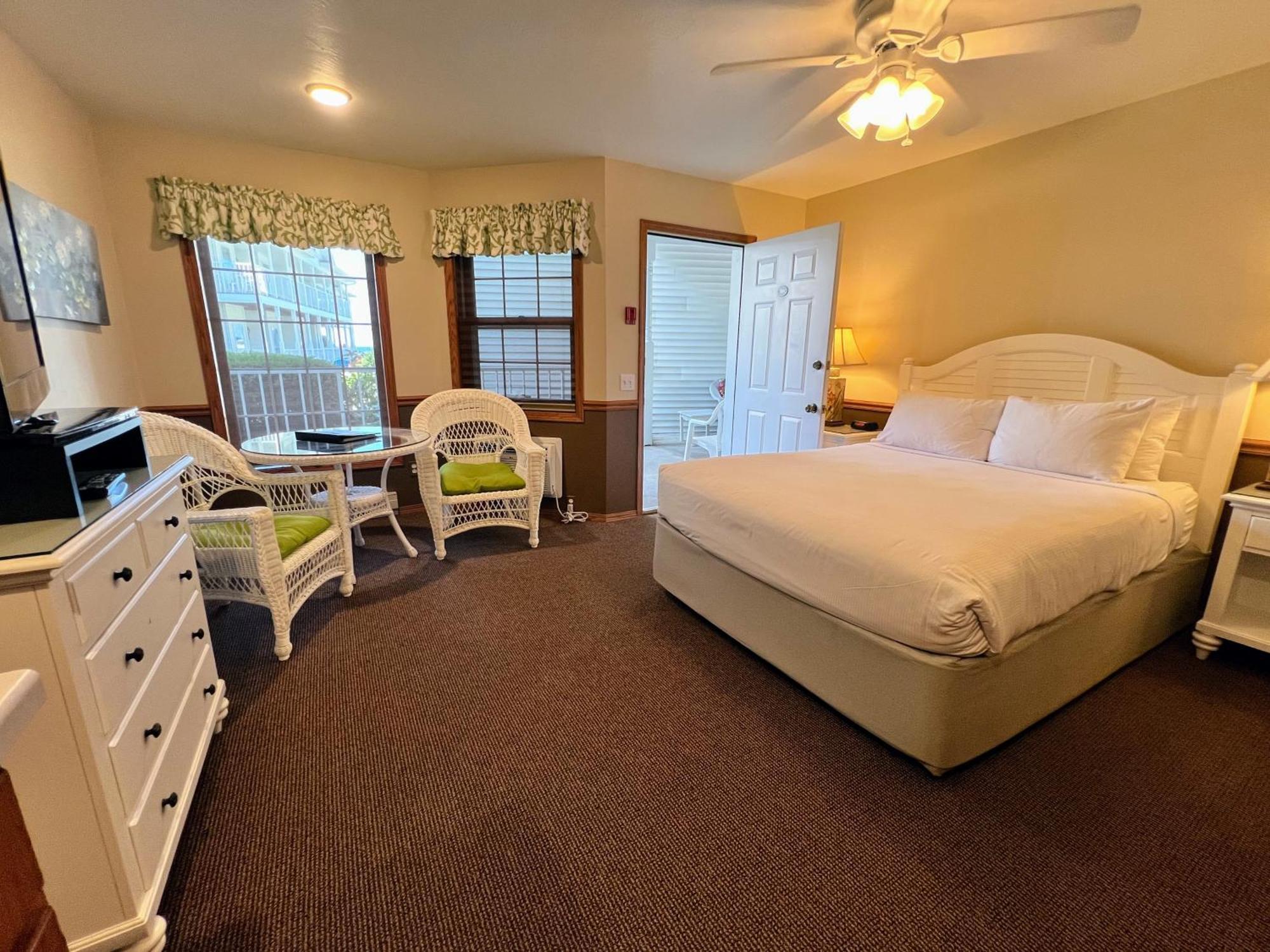 Bay Breeze Resort 以法莲 外观 照片