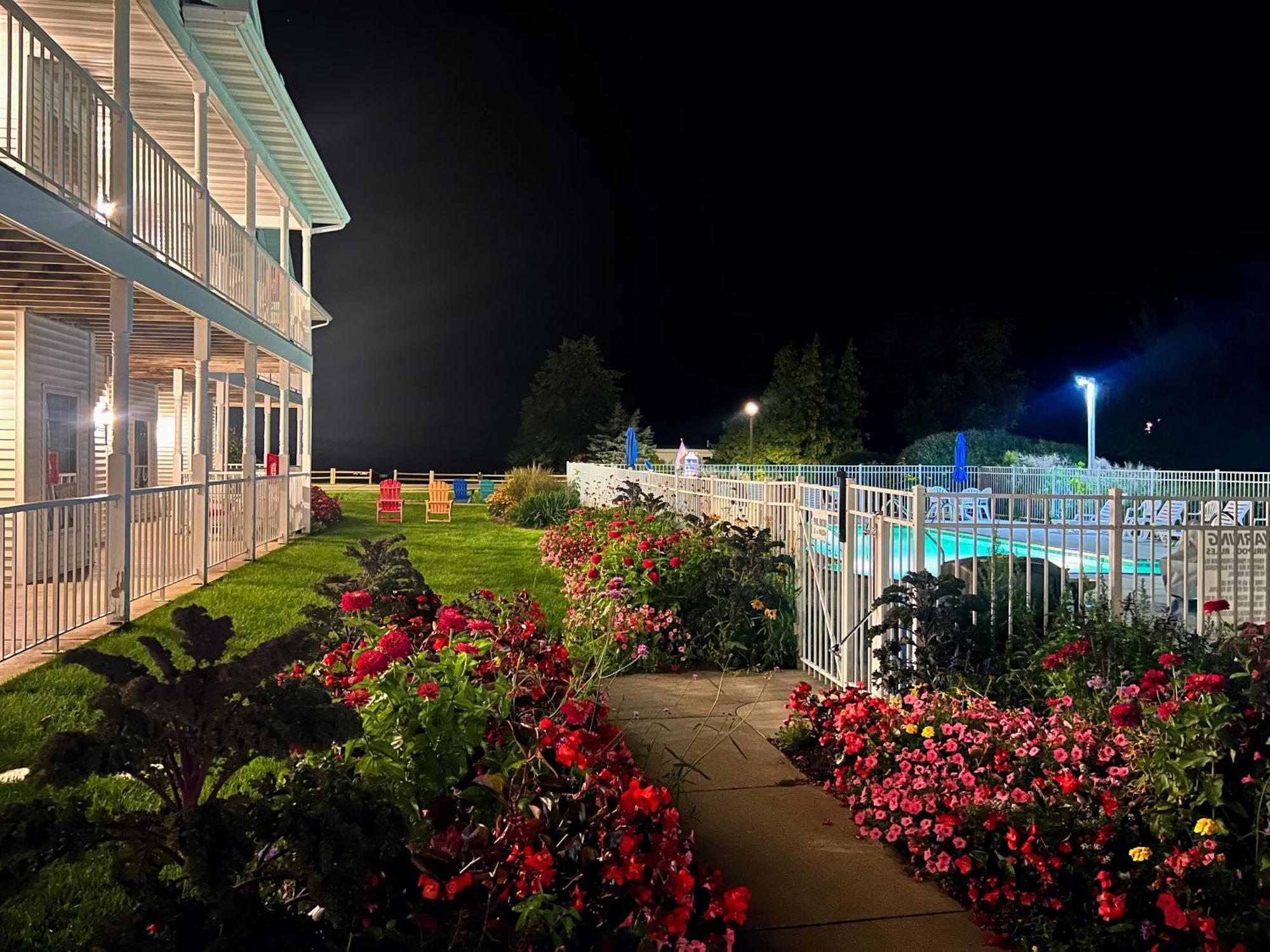 Bay Breeze Resort 以法莲 外观 照片